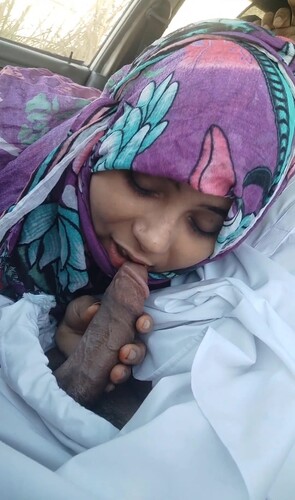 Hijabi Wife Giving Blowjob To Lover in The Car