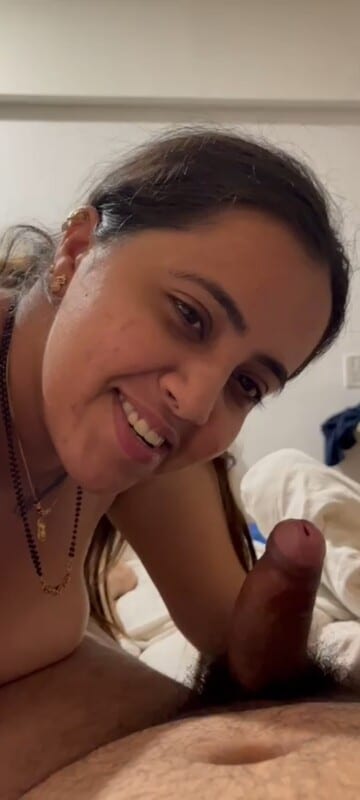 Chubby Bhabhi Sucking Her Lover Dick In Hotel