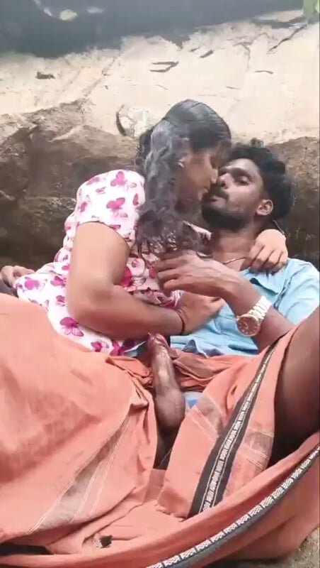 Tamil Couple Outdoor Sex Wife Sucking Cock