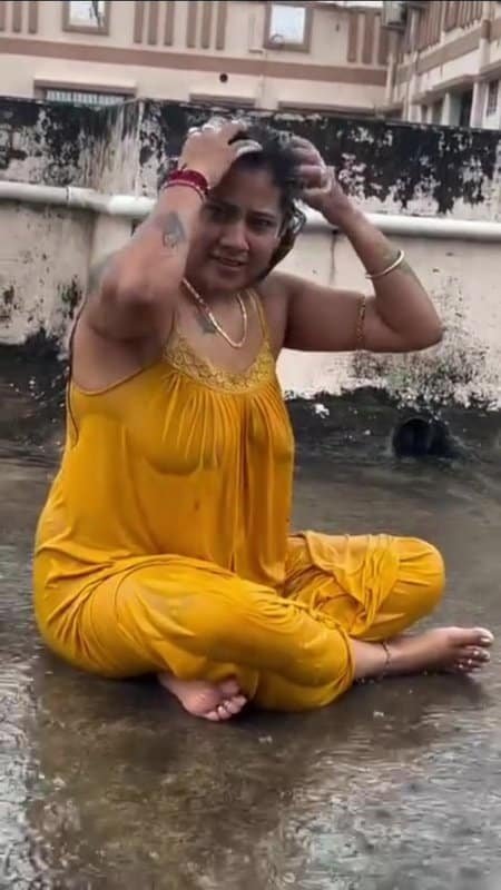 Aunty No Bra Panty Bathing In Rain Boobs And Ass Visible