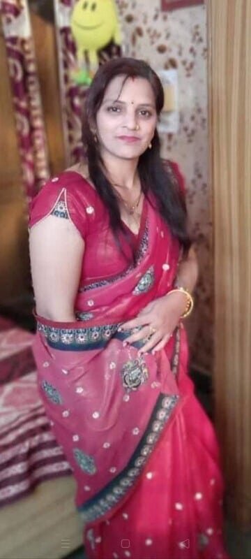 Desi Amature Mom Nude Capture By Her Son