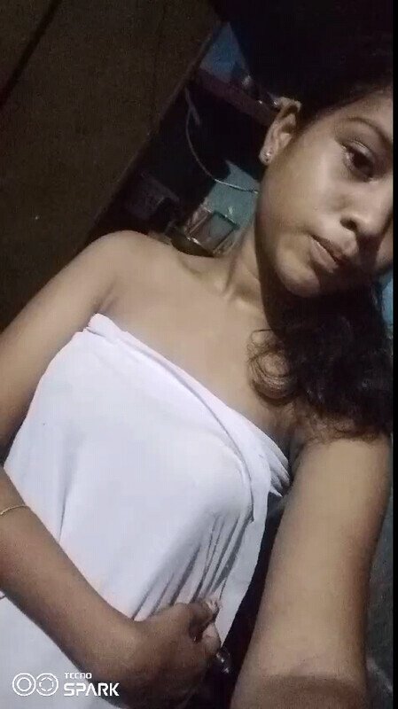 Village Girl Making Bathing Video For Boyfriend