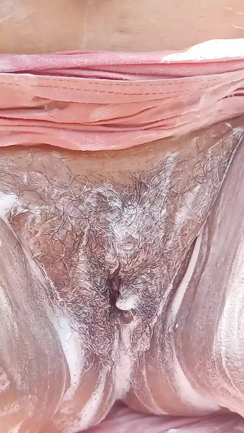 Milf Aunty Nude Bathing Outdoor Hidden Cam