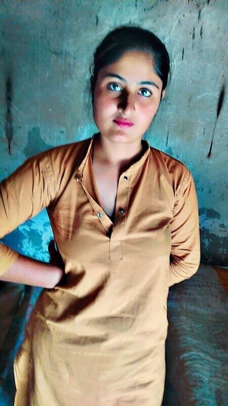 Sexy Figure Paki Girl Stripping And Fucking