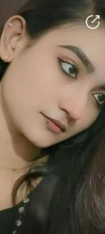 Cute Teen Girl Fingering On VC