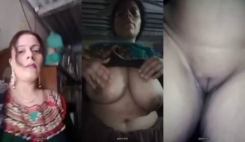 Ludhianvi Milf Aunty Showing Her Big Boobs And Hot Pussy