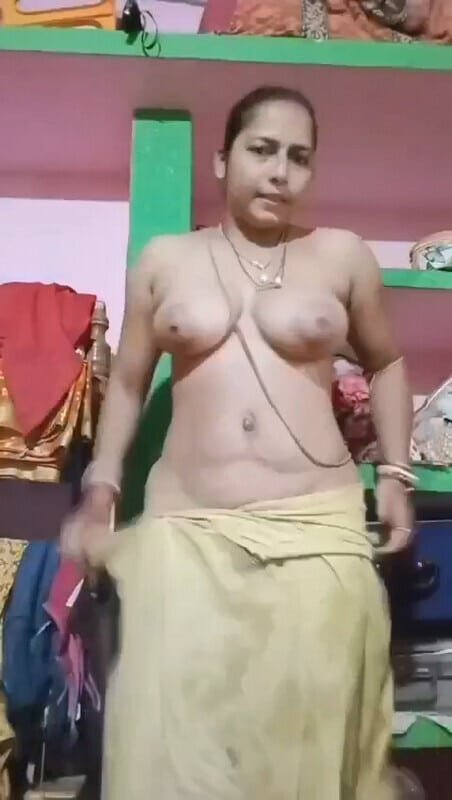 Village Bhabhi Striptease For Lover