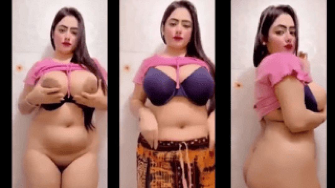 Paki Curvy Bhabhi  Strips And Show’s Her Big Boobs And Nipples