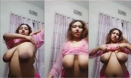 BD Chubby Black Pussy Girl Fingering And Showing