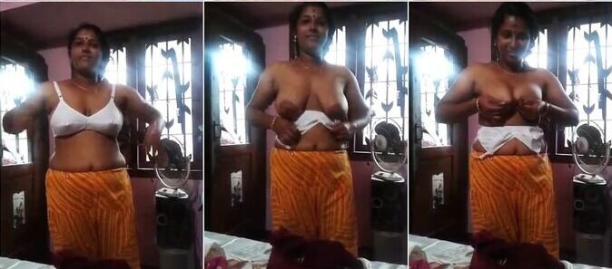 Mallu Bhabhi Strips Nude Infront Of Nephew